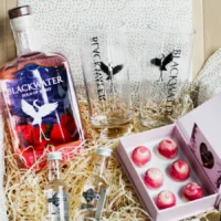 Blackwater Wexford Strawberry Gin & cocoabyjudit white chocolate gift set